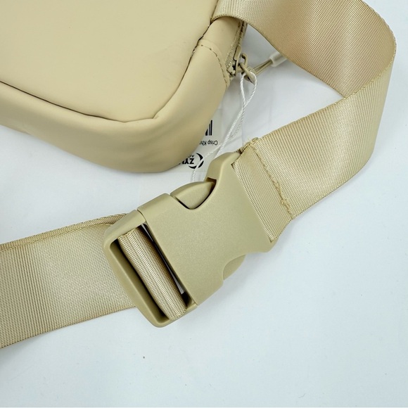 Zyia Bag Crisp Khaki Crossbody Belt Bag - Picture 8 of 12